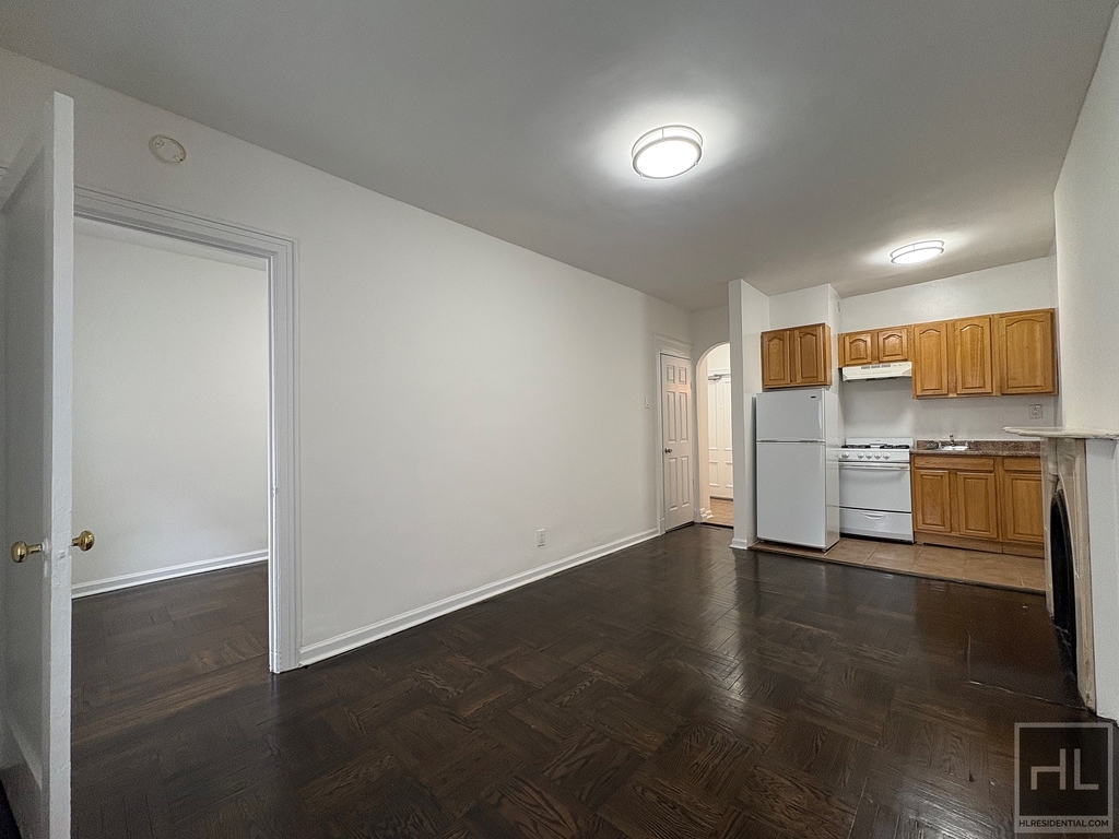 East 72 Street - Photo 3