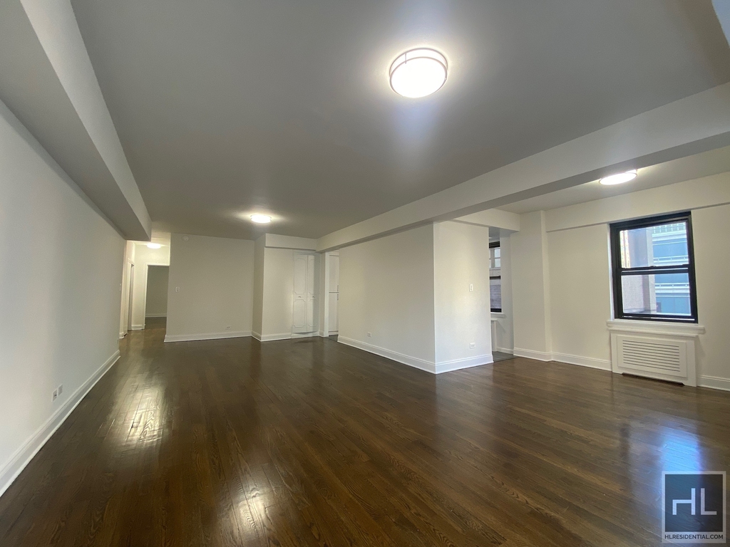 East 57 Street - Photo 1