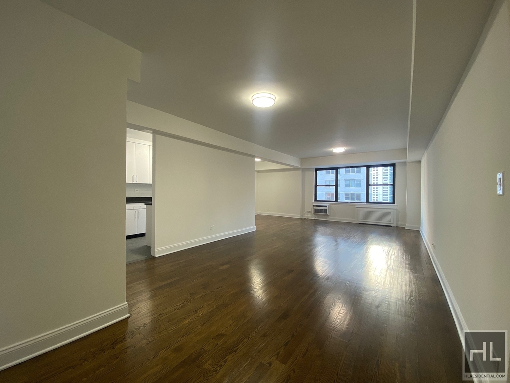 East 57 Street - Photo 0