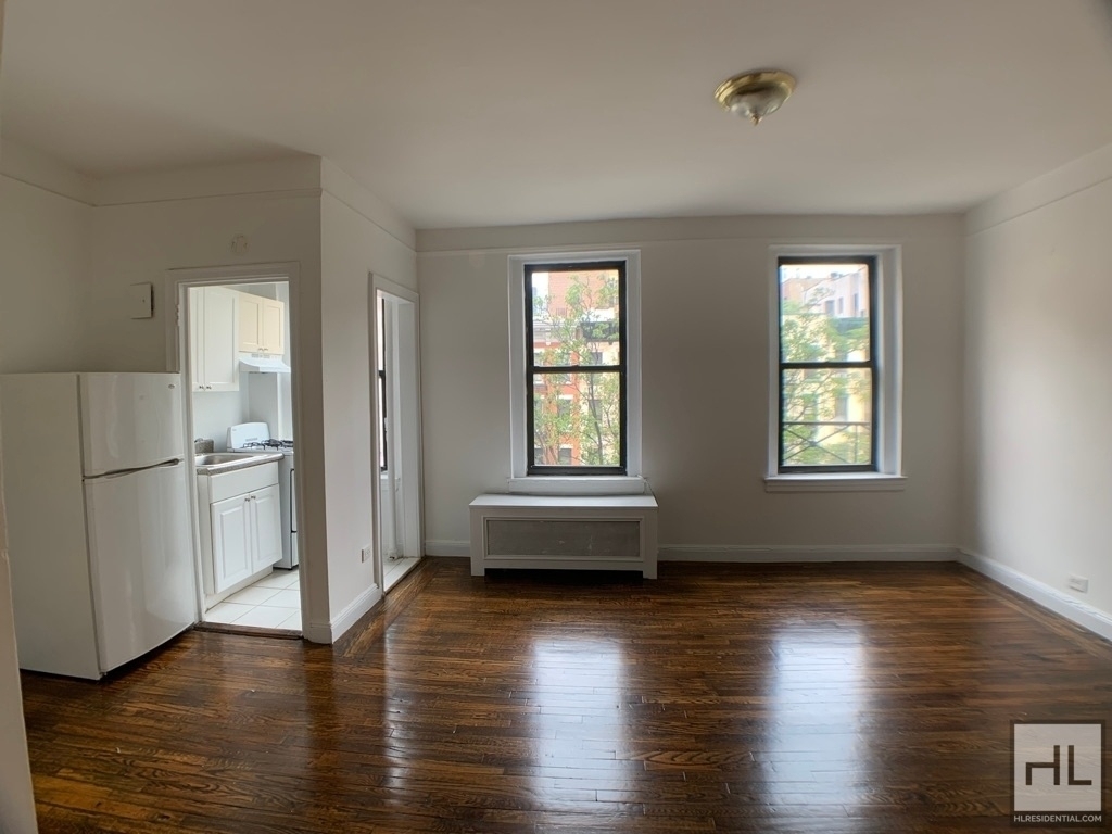 E 58th St - Photo 1