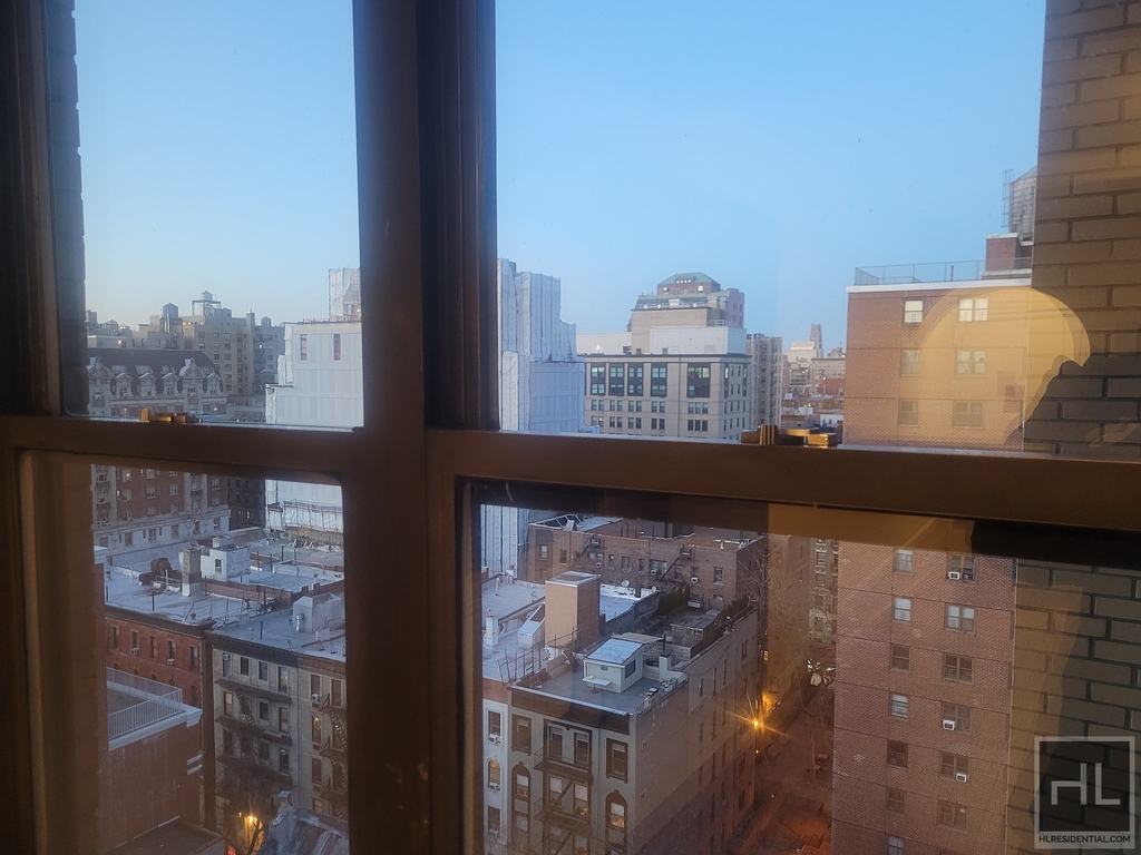 Amsterdam Avenue - Photo 0