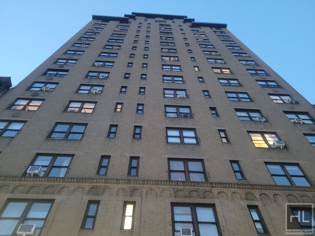 Amsterdam Avenue - Photo 3