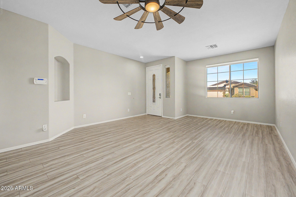 15207 W Windward Avenue - Photo 11