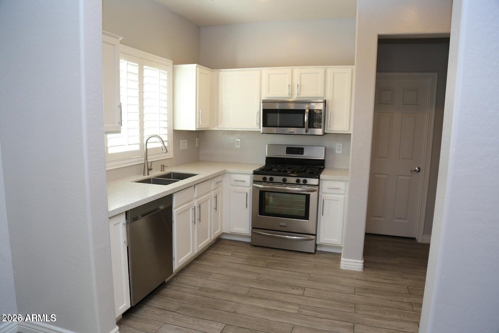 10324 W Sands Drive - Photo 3