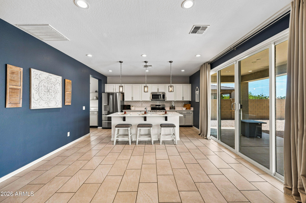 20204 N Wilford Avenue - Photo 8