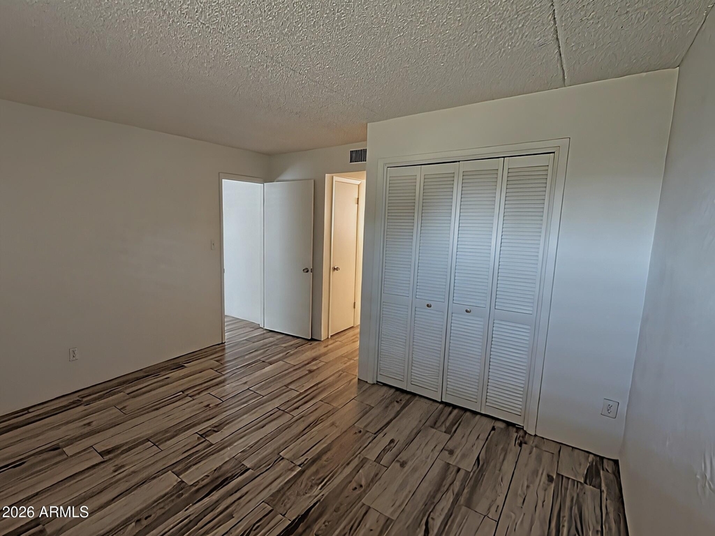 7141 N 16th Street - Photo 8