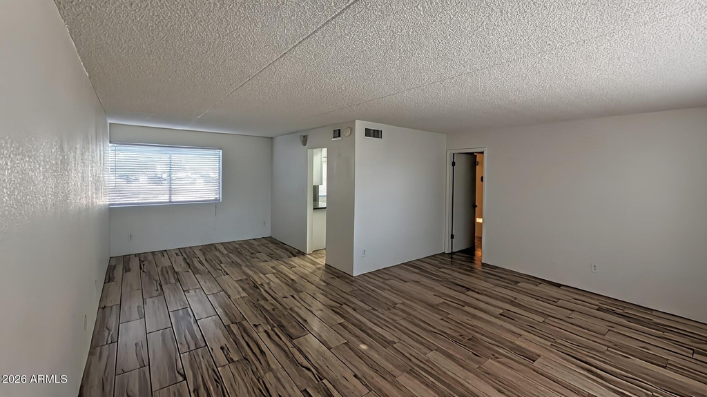 7141 N 16th Street - Photo 5