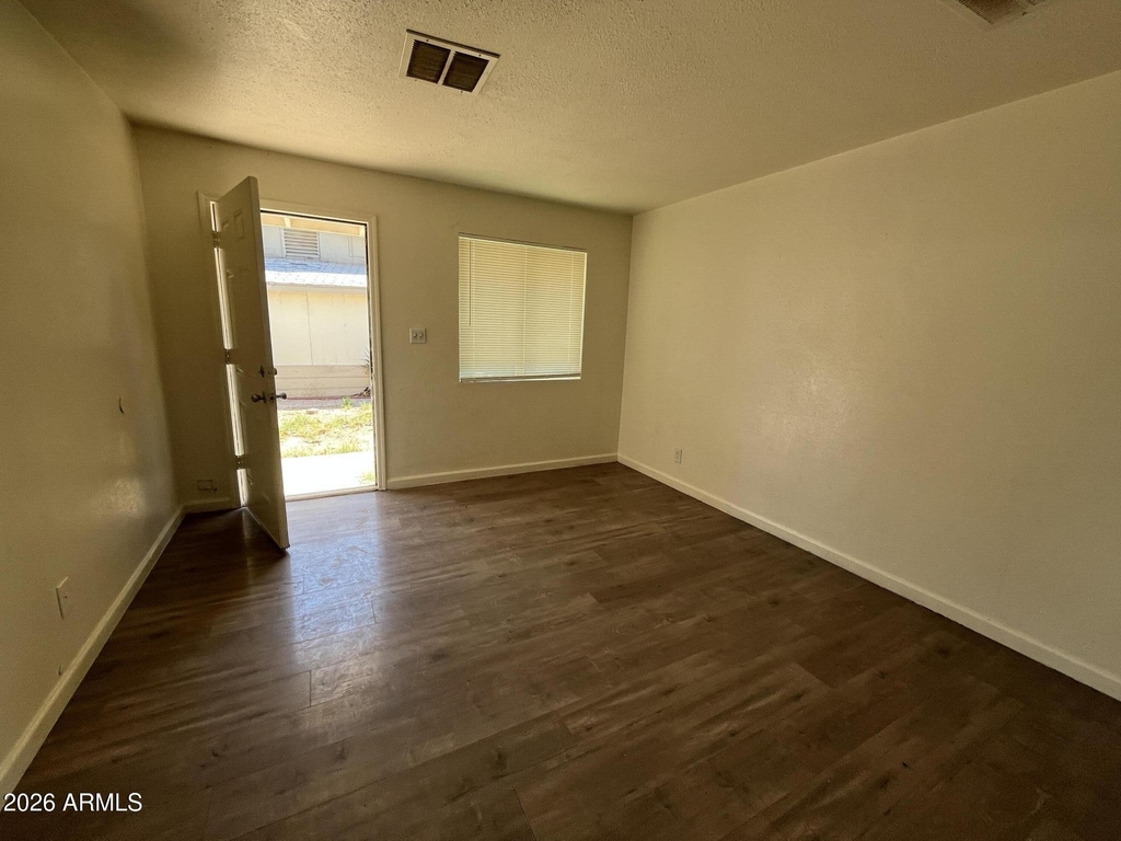 375 N Nevada Street - Photo 3