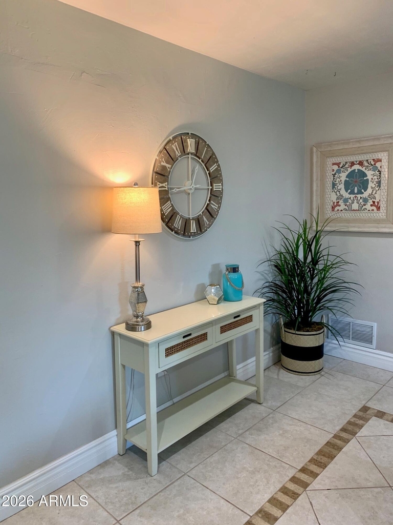 6919 E Cheery Lynn Road - Photo 8