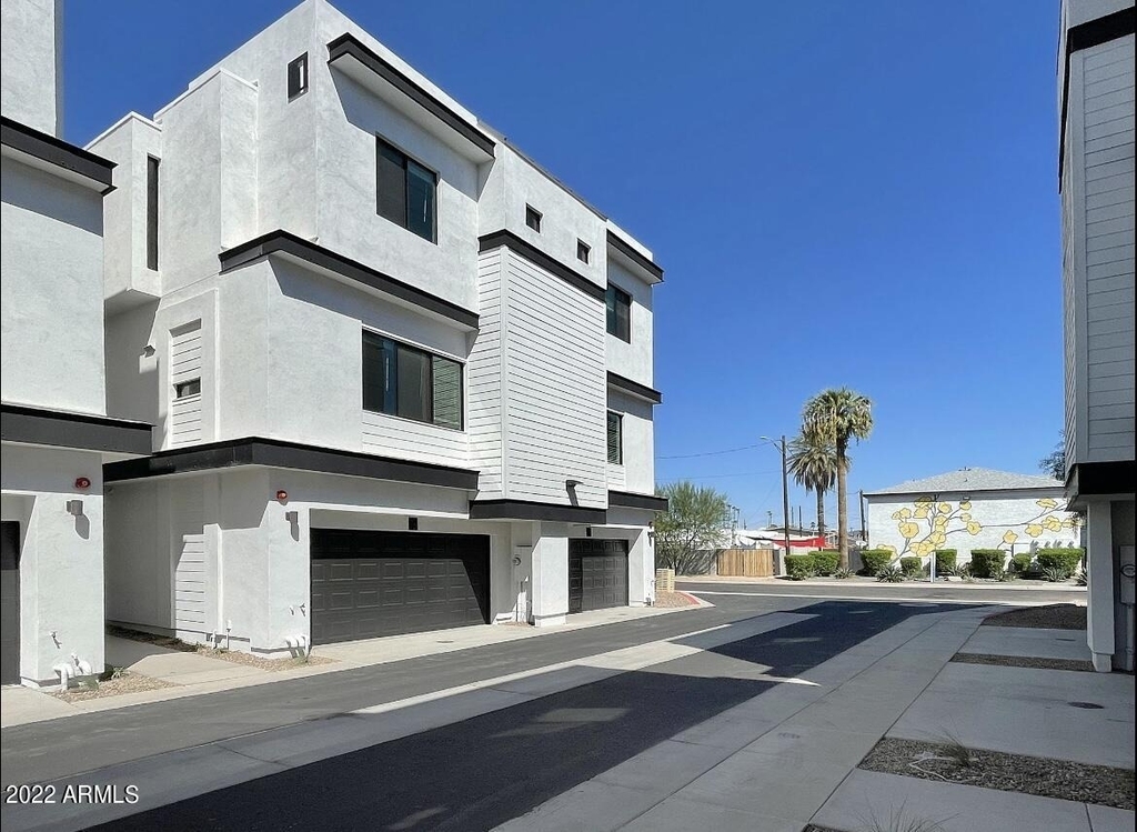 3215 E Flower Street - Photo 3