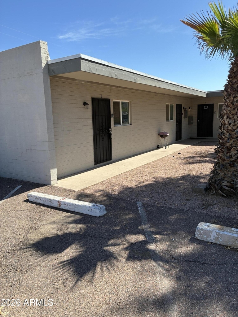 730 E Siesta Drive - Photo 0