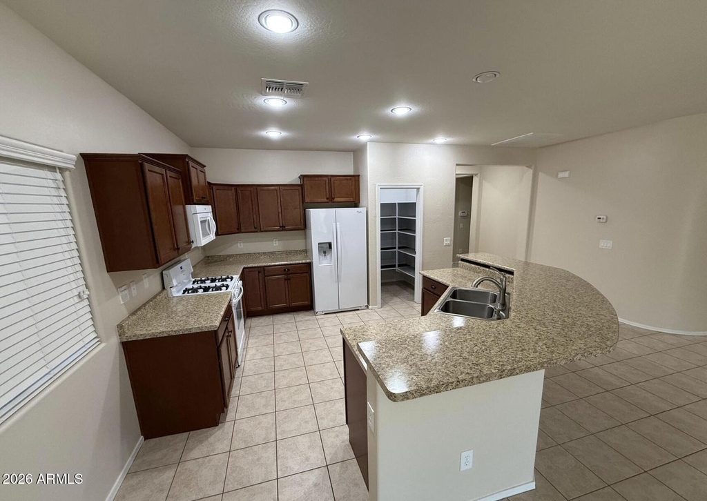 3417 N San Marin Drive - Photo 5