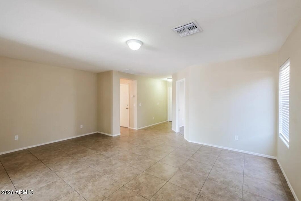 114 E Beth Drive - Photo 3