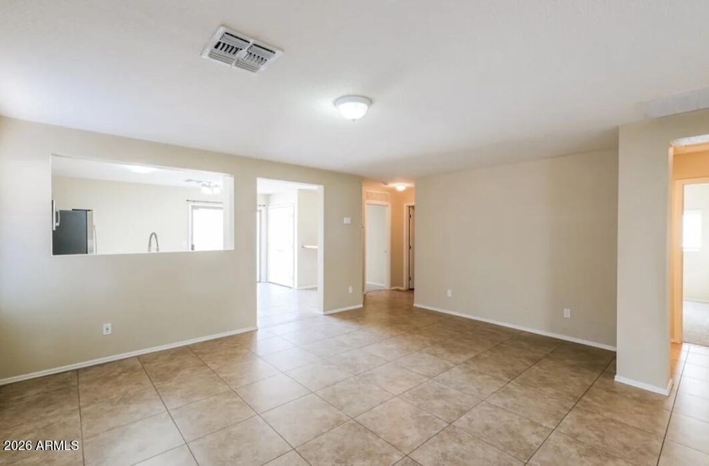 114 E Beth Drive - Photo 2