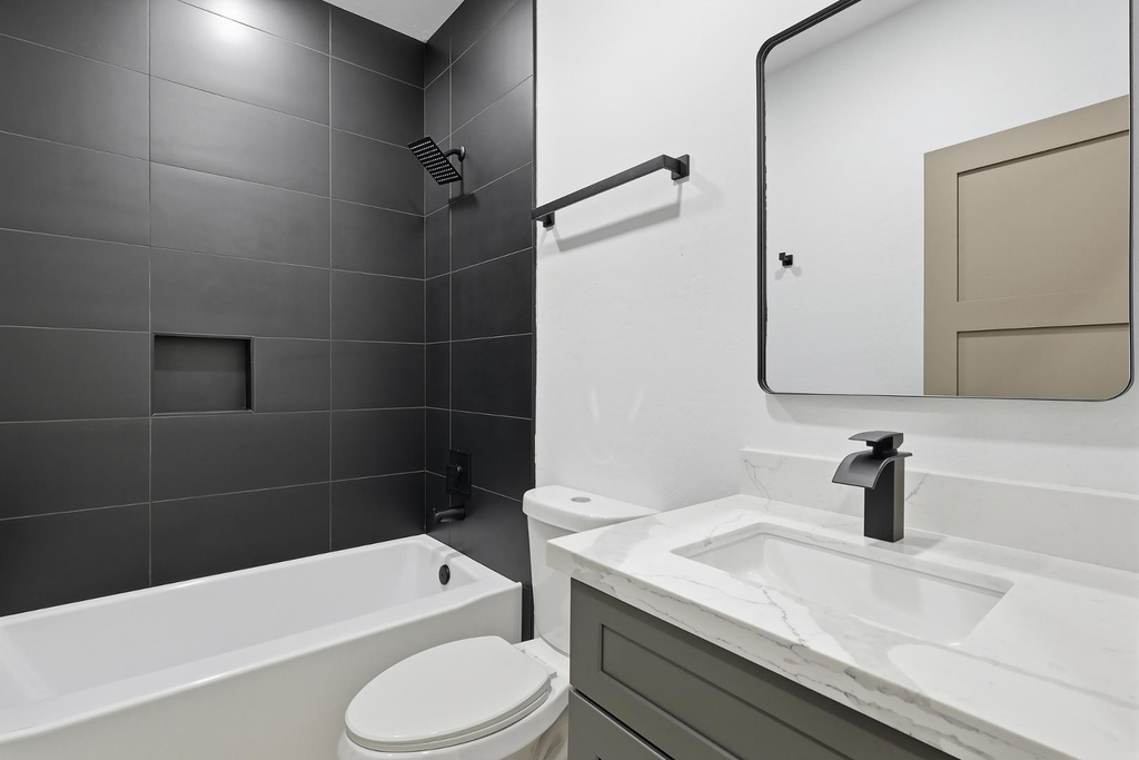 2809 E Trumbull - Photo 18