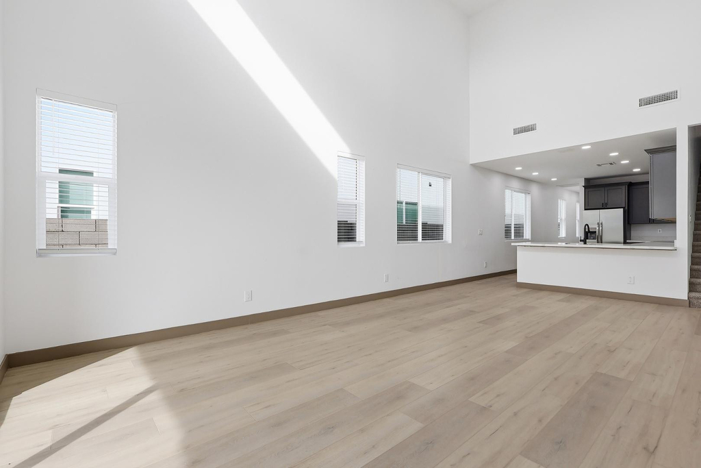 2809 E Trumbull - Photo 9