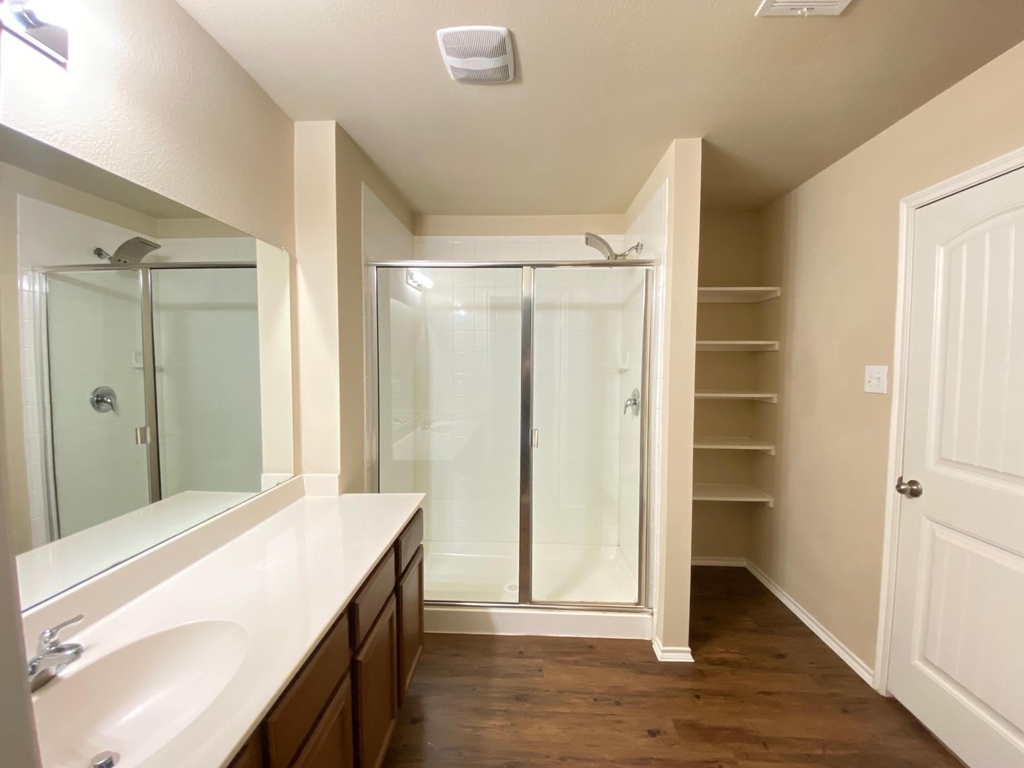 2105 Meadow Park Drive - Photo 10