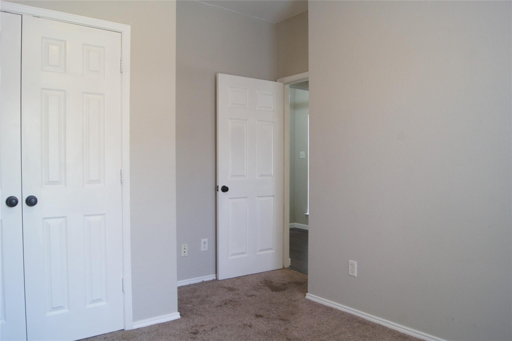 313 Smyth Street - Photo 15