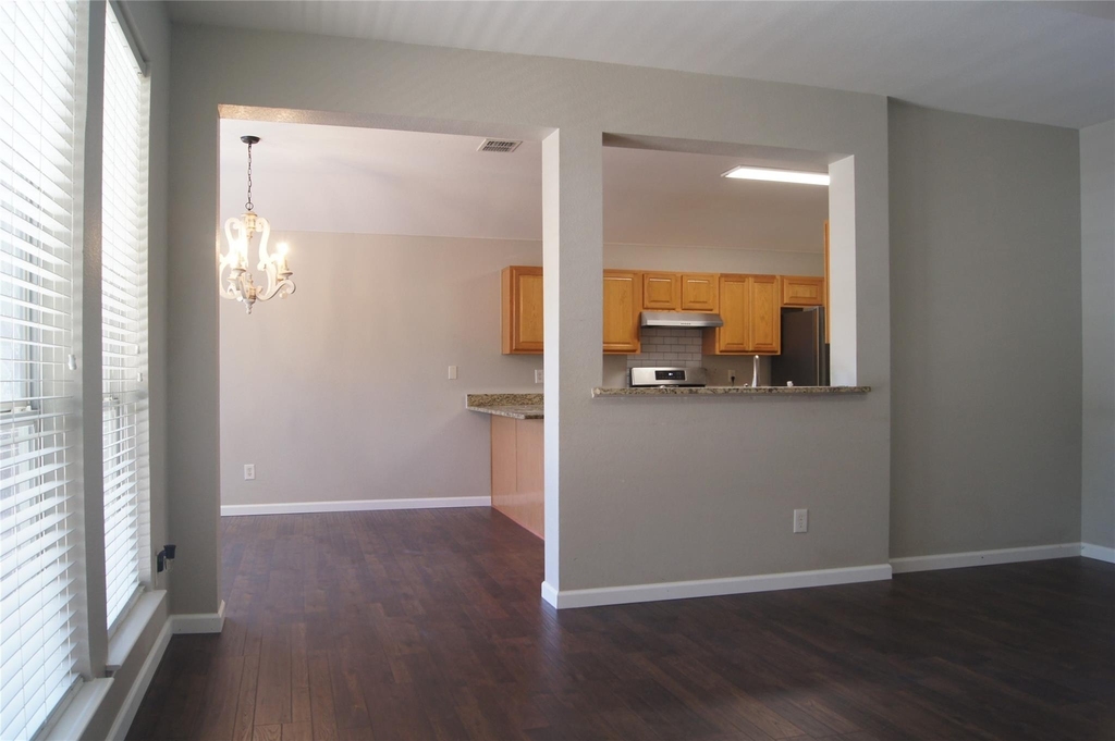 313 Smyth Street - Photo 5