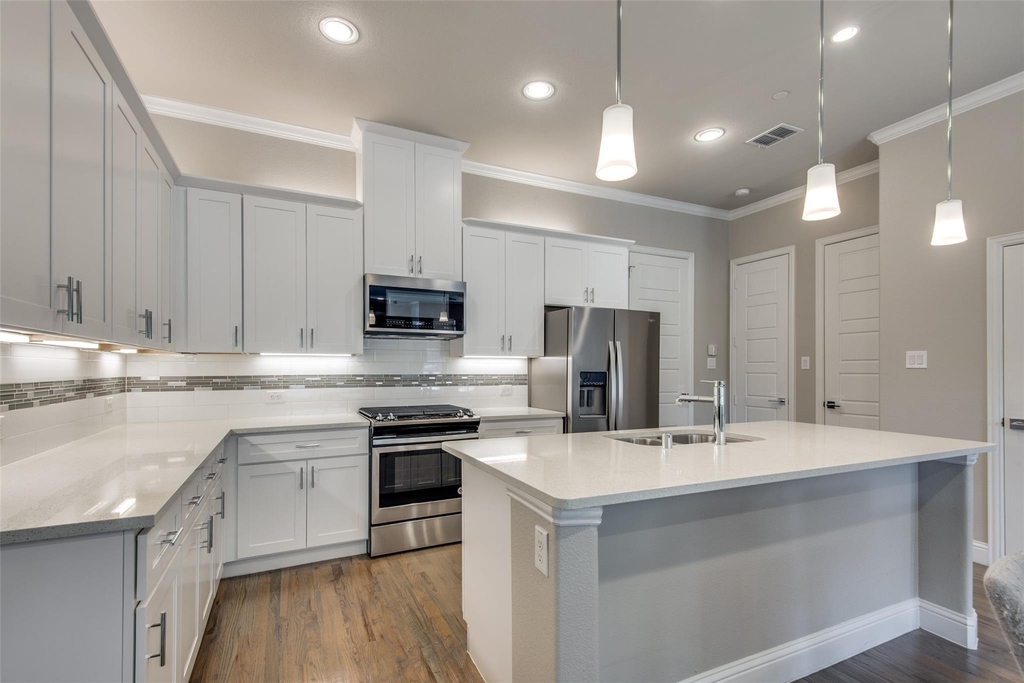 2821 Lindale Drive - Photo 8