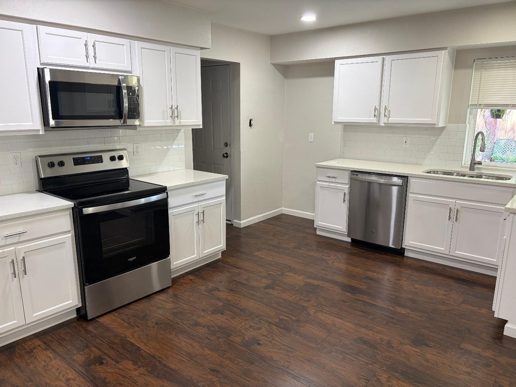 3109 Manchester Drive - Photo 4