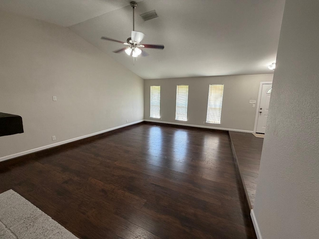 3109 Manchester Drive - Photo 5