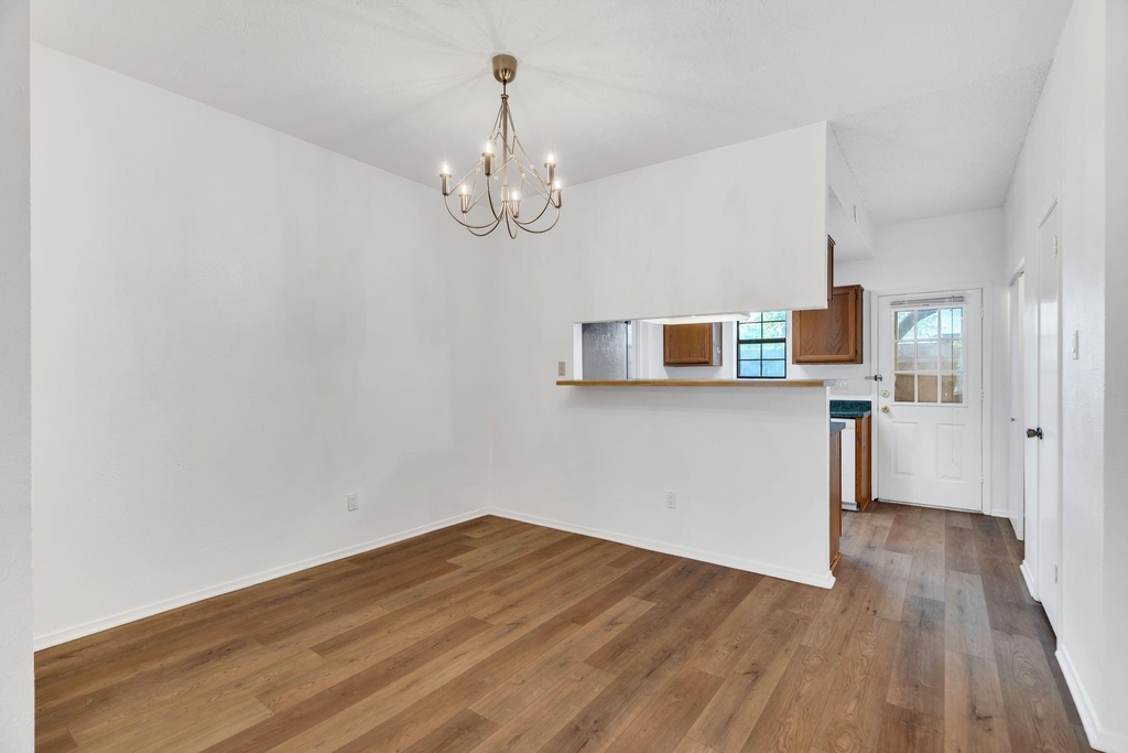 200 Samuel Boulevard - Photo 22