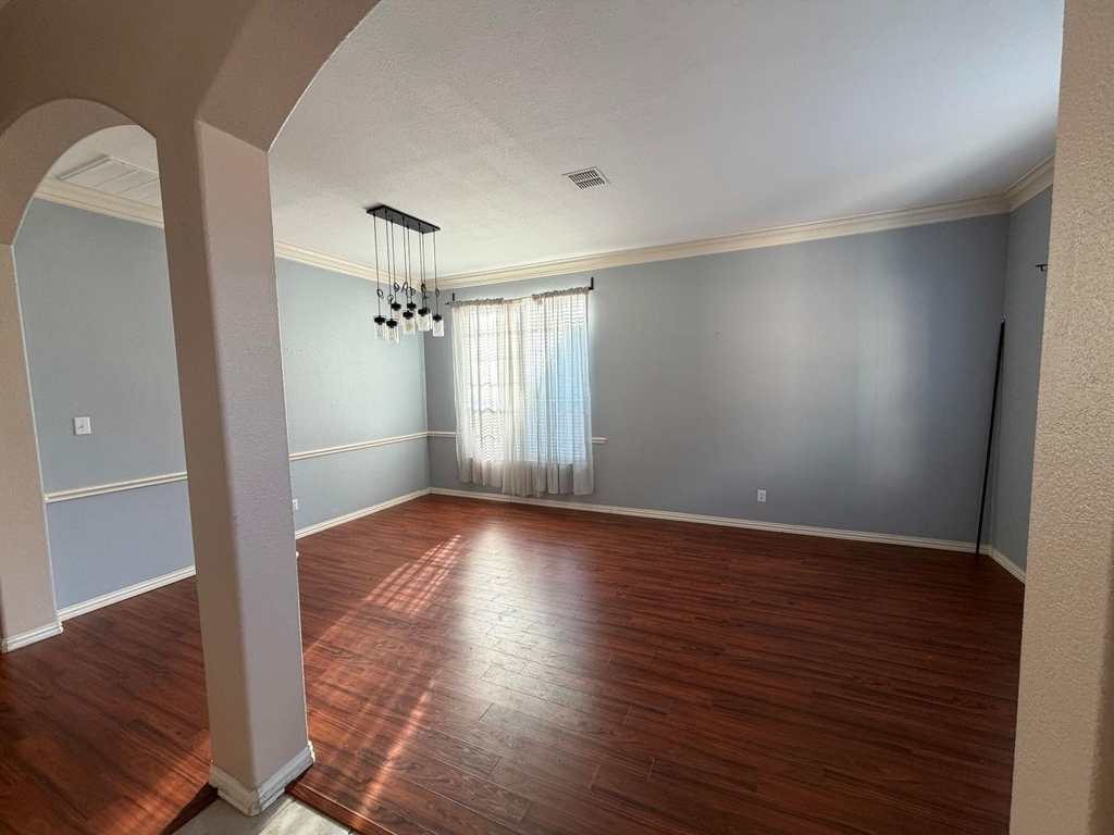 8801 Tanglewood Drive - Photo 4