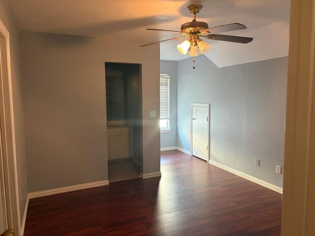 8801 Tanglewood Drive - Photo 13