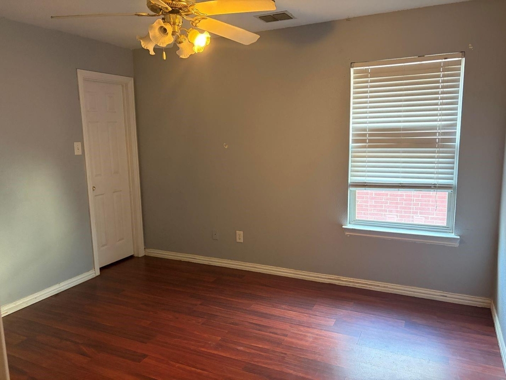 8801 Tanglewood Drive - Photo 14
