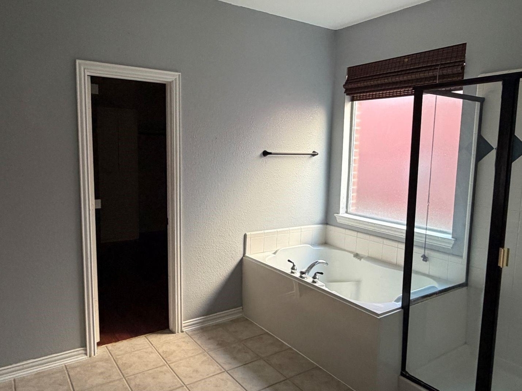 8801 Tanglewood Drive - Photo 9