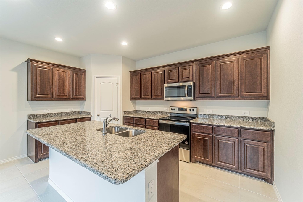 3305 Shortgrass Lane - Photo 5