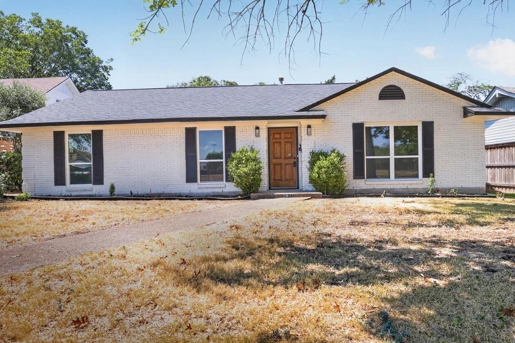3811 Ovid Avenue - Photo 0