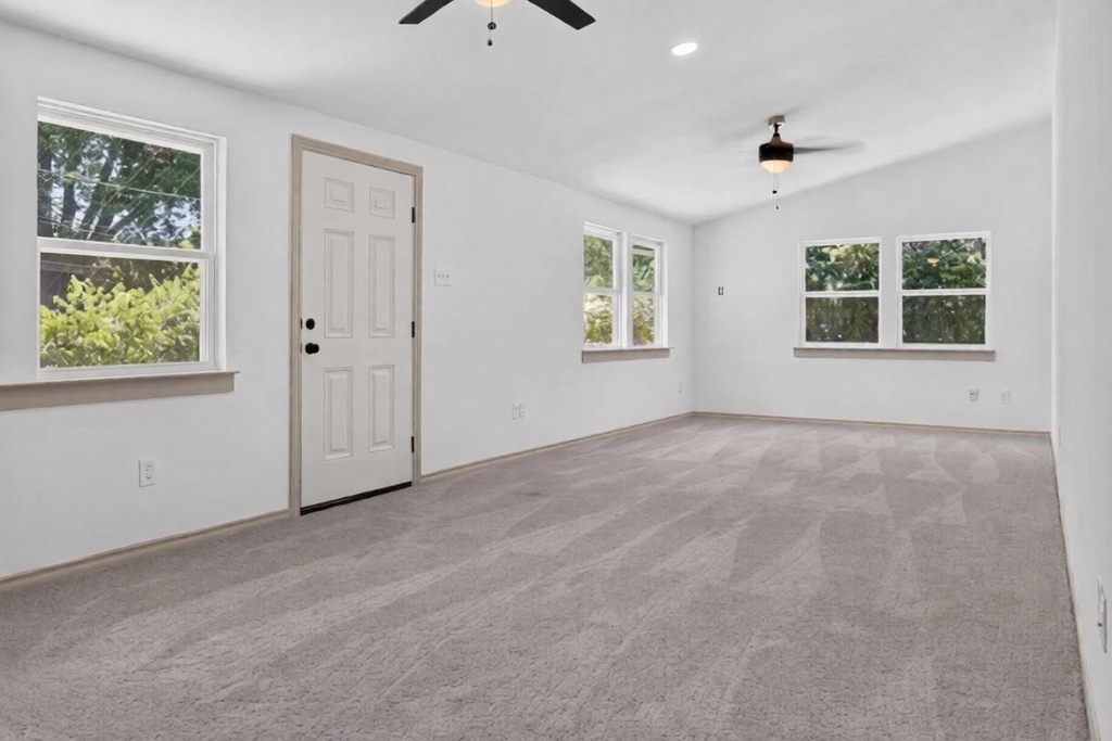 3811 Ovid Avenue - Photo 13