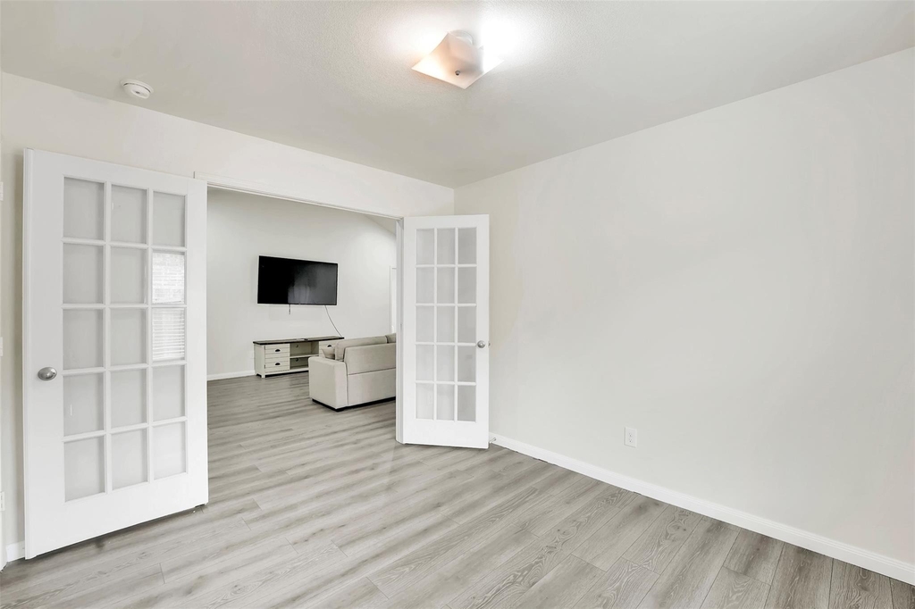 170 Kennedy Drive - Photo 16