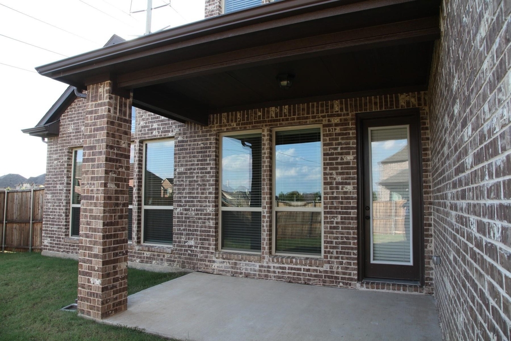 2025 Menominee Drive - Photo 34