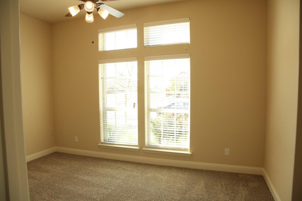 2025 Menominee Drive - Photo 8