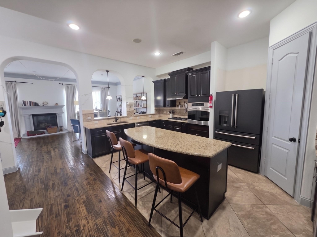 809 Rockingham Drive - Photo 2