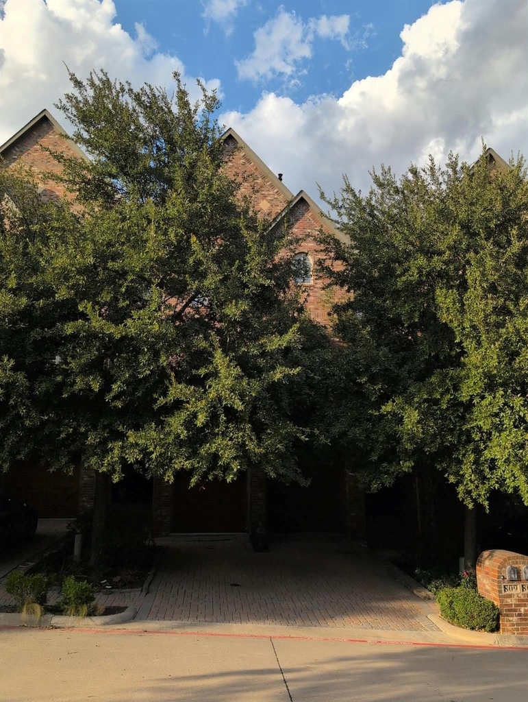 809 Rockingham Drive - Photo 1