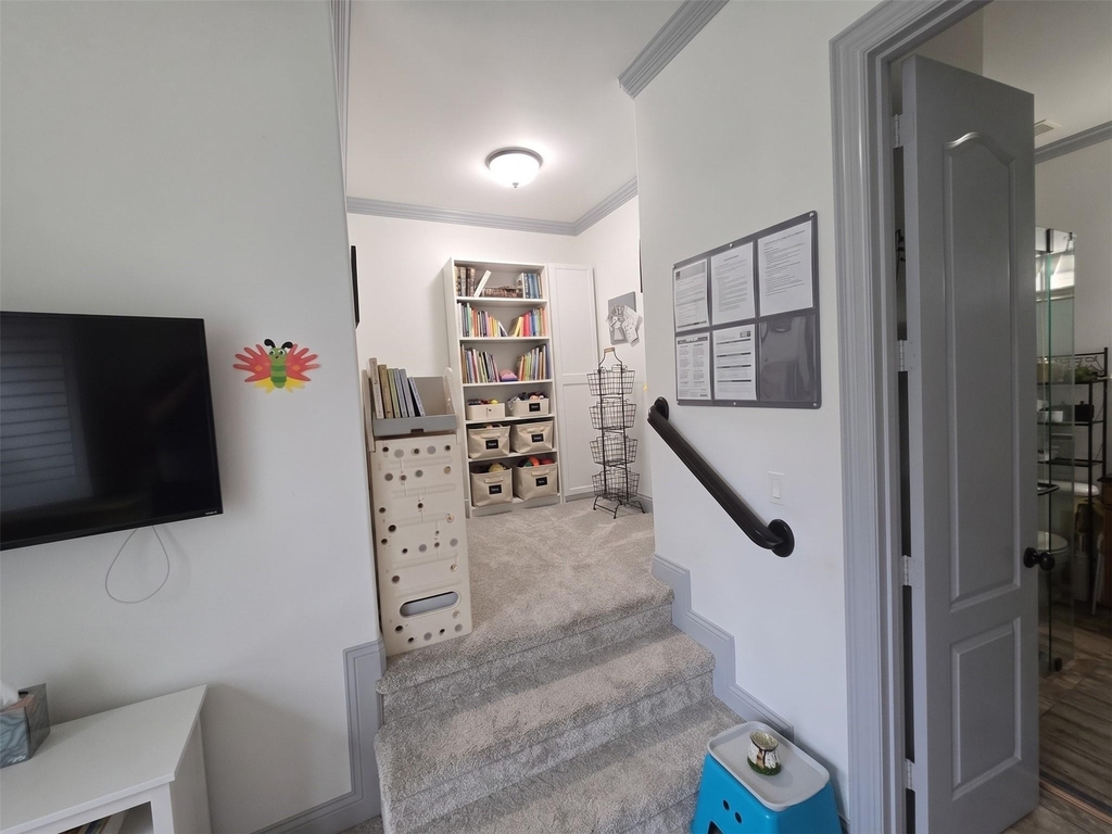 809 Rockingham Drive - Photo 3