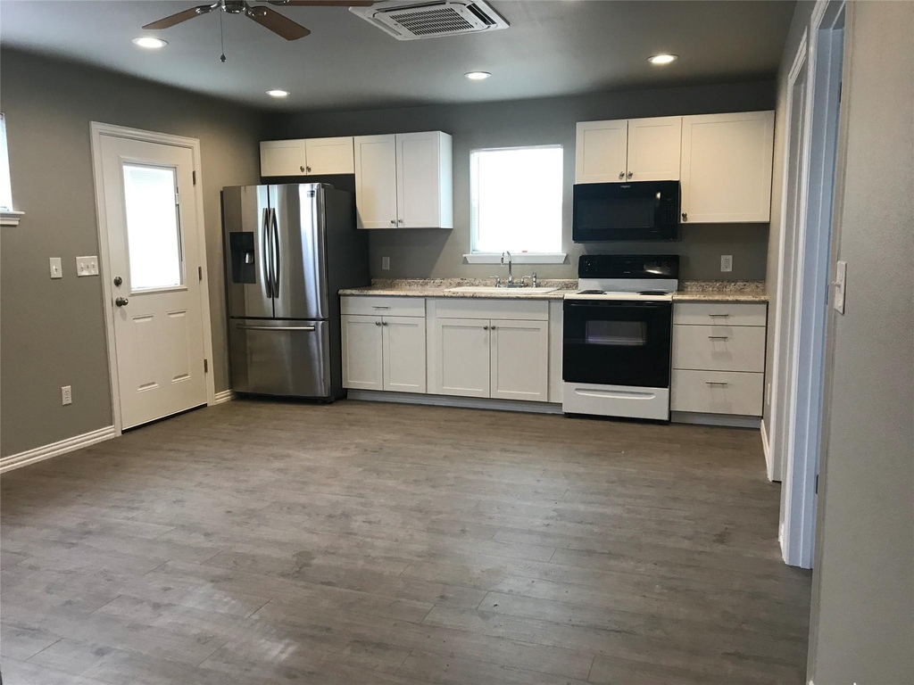 1549 Ranger Highway - Photo 4