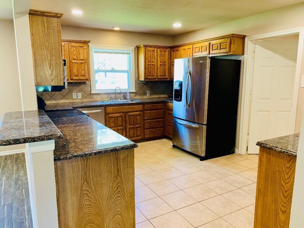 103 Lewis Street - Photo 3