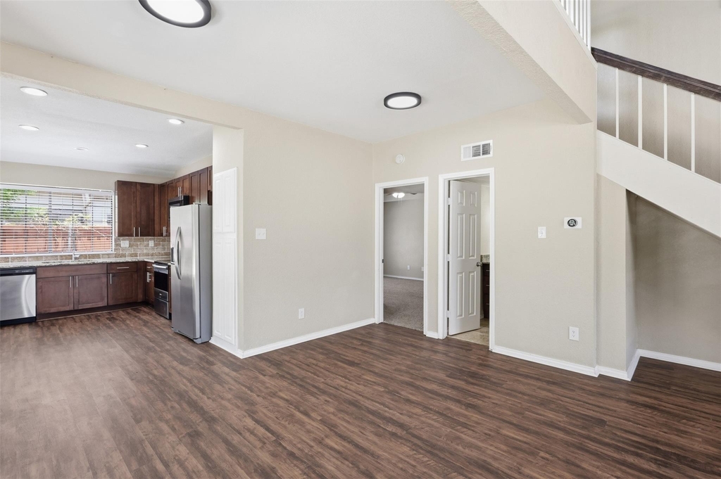 608 Fiesta Circle - Photo 6