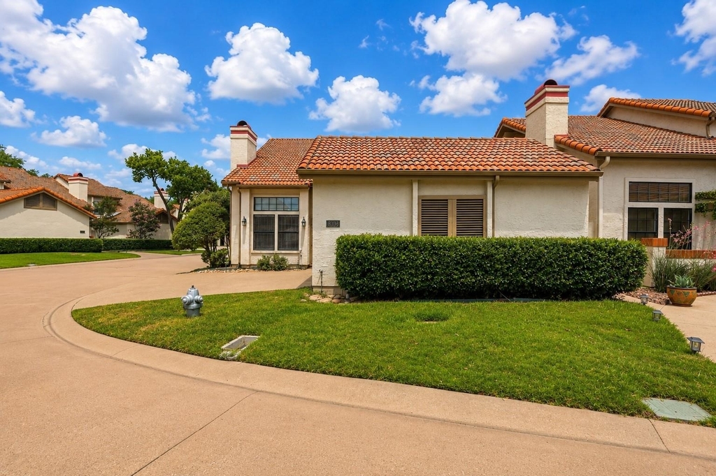 608 Fiesta Circle - Photo 2