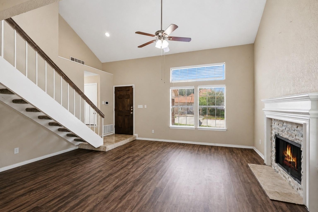 608 Fiesta Circle - Photo 4