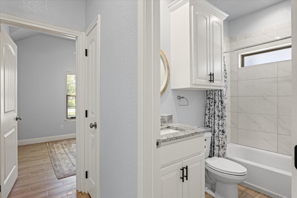 2206 Navasota Street - Photo 8