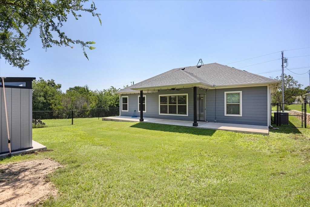 2206 Navasota Street - Photo 17