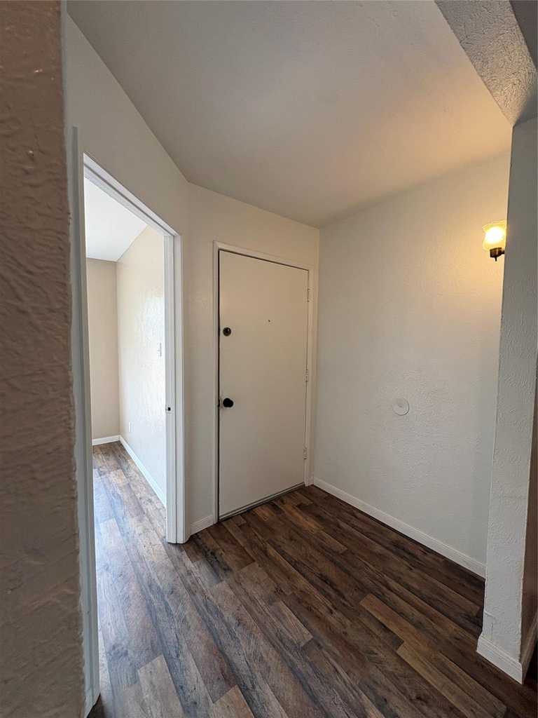 510 Matterhornn Street - Photo 2