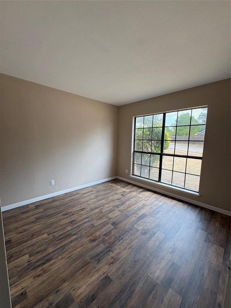 510 Matterhornn Street - Photo 4