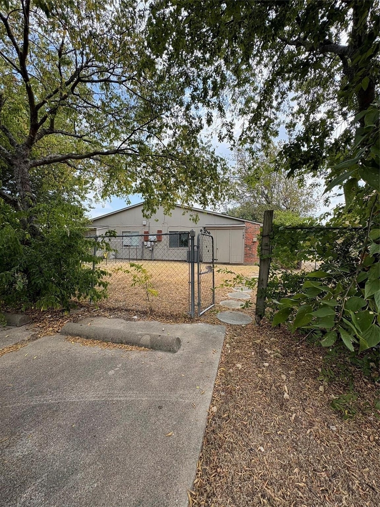 510 Matterhornn Street - Photo 23